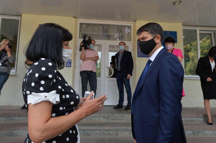 Робоча поїздка  Голови Верховної Ради України Дмитра РАЗУМКОВА 
до Чернігівської області.

Ознайомлення з роботою Куликівської  селищної ОТГ Куликівського району
