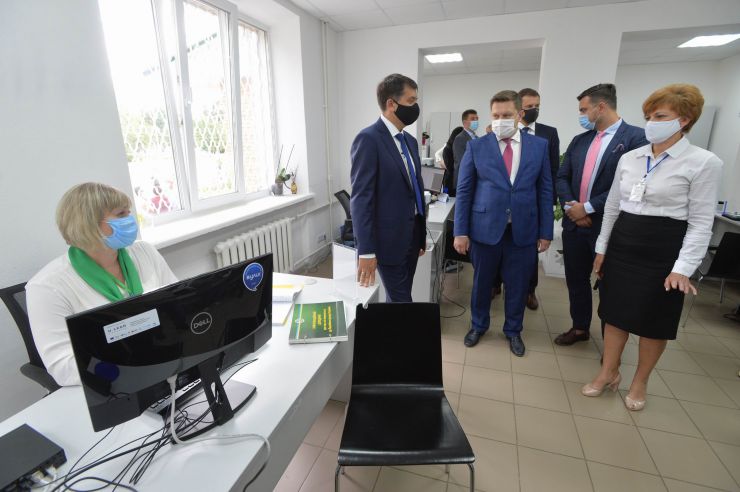 Робоча поїздка  Голови Верховної Ради України Дмитра РАЗУМКОВА 
до Чернігівської області.

Ознайомлення з роботою Куликівської  селищної ОТГ Куликівського району
