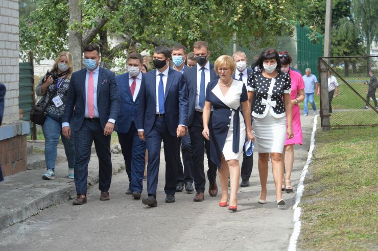 Робоча поїздка  Голови Верховної Ради України Дмитра РАЗУМКОВА 
до Чернігівської області.

Ознайомлення з роботою Куликівської  селищної ОТГ Куликівського району
