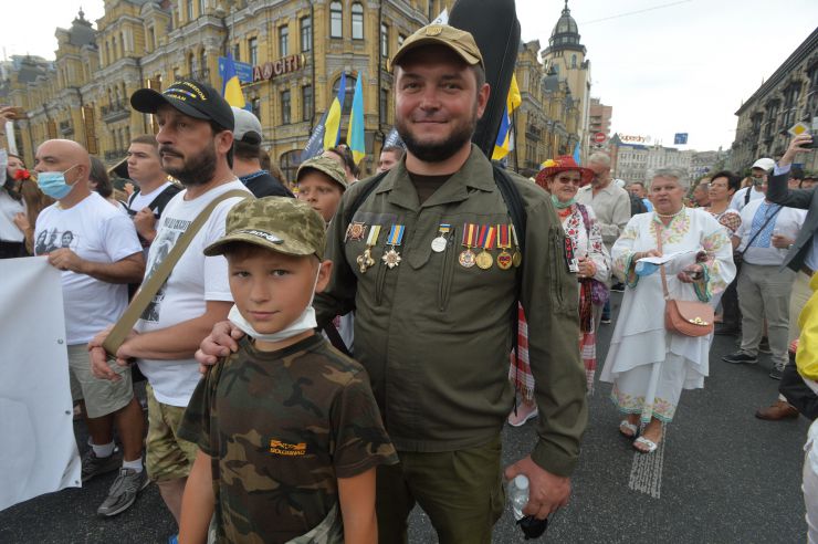 У Києві з нагоди Дня Незалежності України пройшов Марш захисників України.