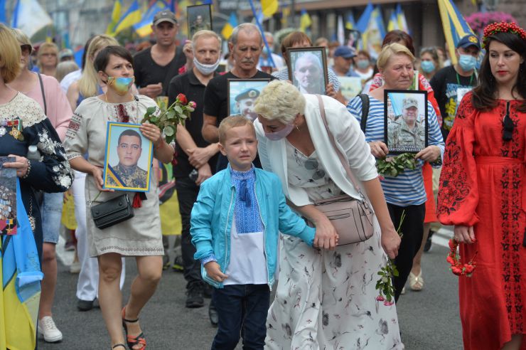 У Києві з нагоди Дня Незалежності України пройшов Марш захисників України.