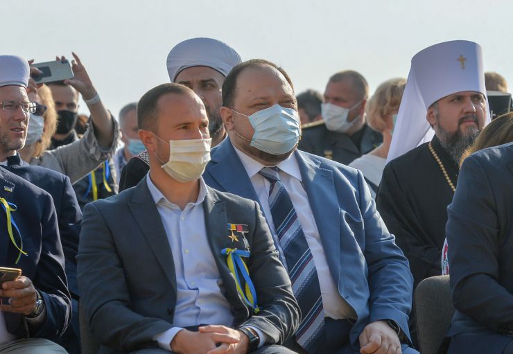 Голова Верховної Ради України Дмитро Разумков взяв участь в урочистих заходах з нагоди 29-ї річниці Незалежності України.
У святкуванні Дня Незалежності України взяли участь: Президент України  Володимир Зеленський та перша леді,  керівництво Верховної Ради України, Прем’єр-міністр України Денис Шмигаль, народні депутати України, урядовці, представники громадськості.

У Києві на Софійській площі Президент України Володимир Зеленський звернувся до українців з промовою та вручив державні нагороди.
