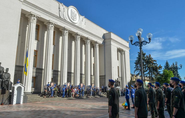 Вшанування військовослужбовців Нацгвардії, які загинули під час несення служби біля Верховної Ради України за участі Голови Верховної Ради України Дмитра Разумкова 