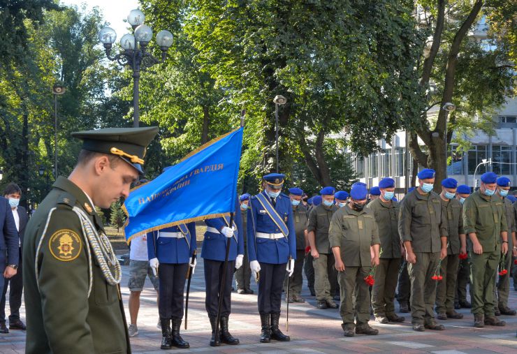 Вшанування військовослужбовців Нацгвардії, які загинули під час несення служби біля Верховної Ради України за участі Голови Верховної Ради України Дмитра Разумкова 