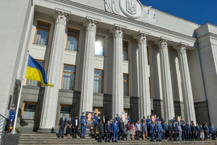 Вшанування військовослужбовців Нацгвардії, які загинули під час несення служби біля Верховної Ради України за участі Голови Верховної Ради України Дмитра Разумкова 