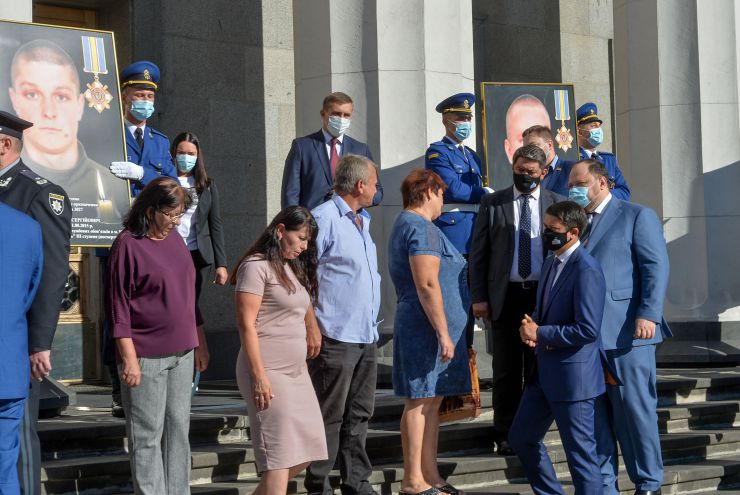 Вшанування військовослужбовців Нацгвардії, які загинули під час несення служби біля Верховної Ради України за участі Голови Верховної Ради України Дмитра Разумкова 