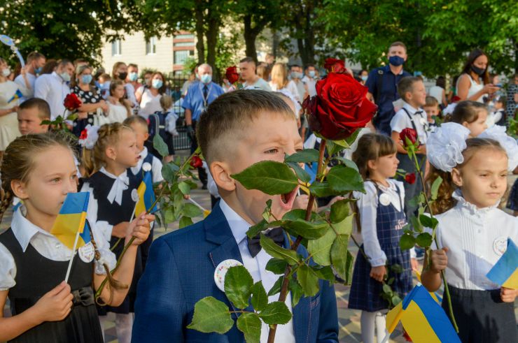 Голова Верховної Ради України Дмитро Разумков та Голова Комітету Верховної Ради України з питань освіти, науки та інновацій Сергій Бабак взяли участь у відкритті реконструйованого Софіївсько-Борщагівського навчально-виховного комплексу 