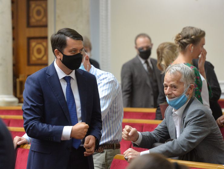 Пленарне засідання Верховної Ради України. 

Голова Верховної Ради України Дмитро Разумков відкрив четверту сесію Верховної Ради дев’ятого скликання.
Прийнято Закон «Про внесення змін до Закону України 