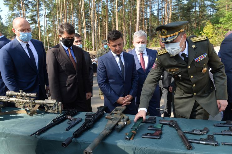 Голова Верховної Ради Дмитро Разумков спільно з Президентом України Володимиром Зеленським, Прем’єр-міністром Денисом Шмигалем, керівництвом Офісу Президента, Ради національної безпеки і оборони, Збройних Сил України, а також членами Кабінету Міністрів взяв участь в урочистих заходах з нагоди Дня воєнної розвідки України.
