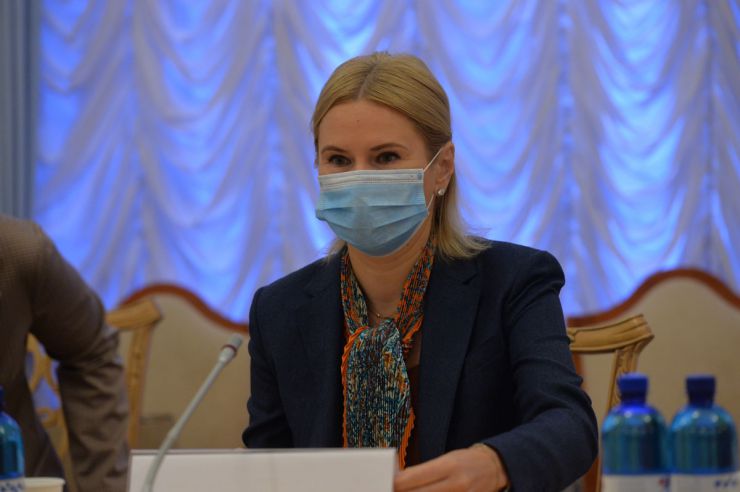 Заступниця Голови Верховної Ради Олена Кондратюк разом зі співголовами МФО «Рівні можливості», народними депутатами Марією Іоновою, Інною Совсун та Мариною Бардіною провели першу робочу зустріч з новою Представницею ООН Жінки в Україні Ерікою Квапіловою.