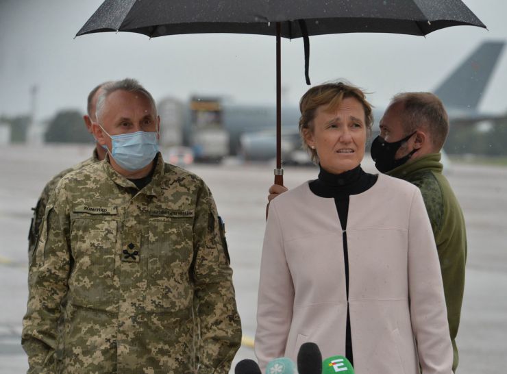 З Міжнародного аеропорту “Бориспіль” спеціально оснащеним медичним літаком Бундесверу А310 відправилися на лікування в Німеччину 13 українських військовиків, які отримали поранення під час бойових дій на Сході України