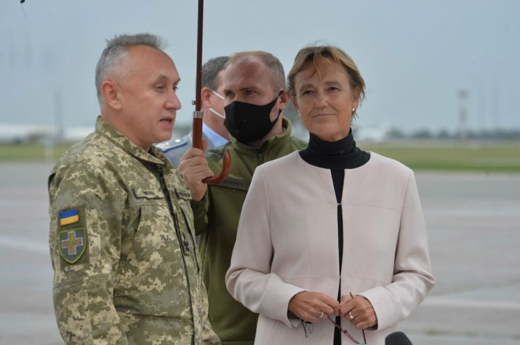 З Міжнародного аеропорту “Бориспіль” спеціально оснащеним медичним літаком Бундесверу А310 відправилися на лікування в Німеччину 13 українських військовиків, які отримали поранення під час бойових дій на Сході України