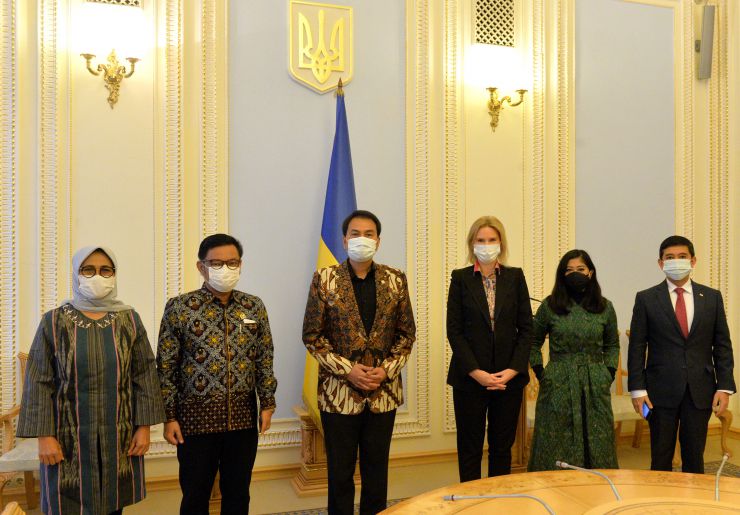 Зустріч Заступниці Голови Верховної Ради України Олени Кондратюк із заступником Голови Ради Народних Представників Республіки Індонезія паном Азісом Сямсуддіном