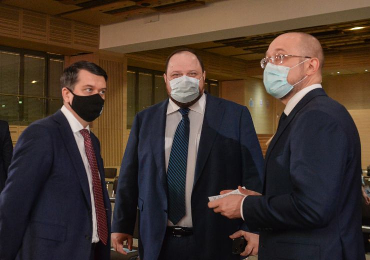Щоб розуміти, куди має рухатись держава, потрібен аудит її стану. На цьому наголосив Голова Верховної Ради України Дмитро Разумков під час Презентації Аудиту економіки та векторів Національної економічної стратегії України 2030, яка відбулася за участю Президента і Прем`єра.
Стефанчук Руслан Перший заступник Голови Верховної Ради України , Денис Шмигаль