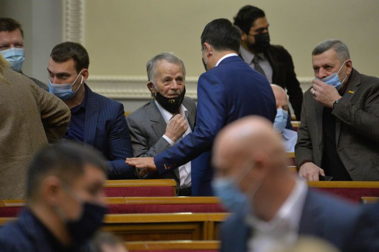 Пленарне засідання Верховної Ради України.

Голова Верховної Ради України Дмитро Разумков відкрив пленарне засідання. 
Дмитро Разумков привітав усіх з 29-ю річницею всеукраїнського референдуму, за результатами проведення якого було проголошено незалежність України.
Народні депутати повторно розглянули Закон України 