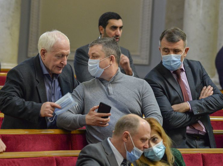 Пленарне засідання Верховної Ради України.

Голова Верховної Ради України Дмитро Разумков відкрив пленарне засідання.
Верховна Рада 303 голосами прийняла у другому читанні і в цілому проект Закону про внесення змін до деяких законів України щодо забезпечення ефективної реалізації парламентського контролю №4131. 
288 голосами «за» прийнято у другому читанні і в цілому проект Закону про реабілітацію осіб з обмеженнями життєдіяльності №3668.
Прийнято за основу проект Закону 