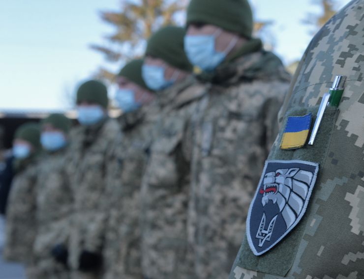У день Збройних Сил України Голова Верховної Ради Дмитро Разумков відвідав 142-й навчальний центр Сил спеціальних операцій у м. Бердичеві Житомирської області. Голова Парламенту привітав військових із сьогоднішнім святом і побажав їм наснаги, успіху та перемоги. Дмитро Разумков ознайомився із озброєнням військової частини, обладнанням навчальних класів та медичним пунктом, відвідав наметове та модульне містечка і центральний командний пункт та взяв участь у показових заходах на полігоні.