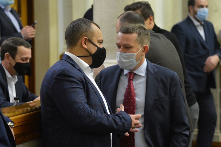 Пленарне засідання Верховної Ради України.

Голова Верховної Ради України Дмитро Разумков відкрив пленарне засідання.
Прийнято Закон 