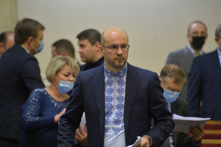Пленарне засідання Верховної Ради України.

Голова Верховної Ради України Дмитро Разумков відкрив пленарне засідання.
Прийнято Закон 