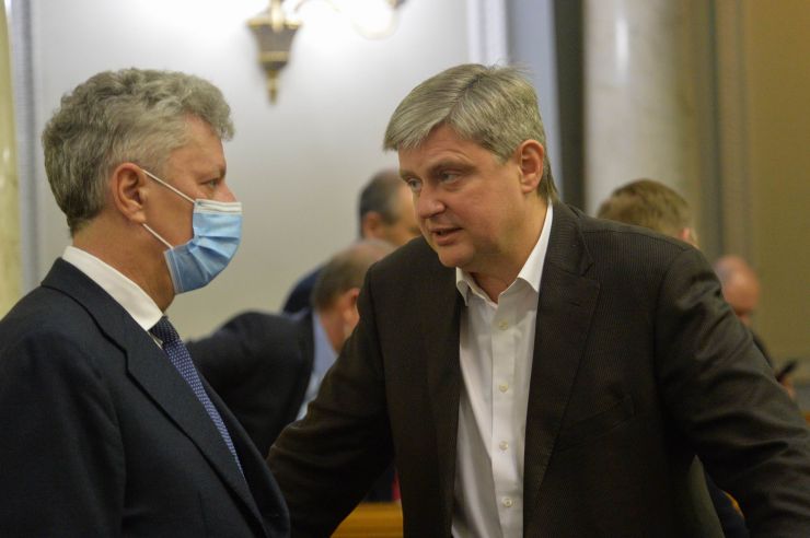 Пленарне засідання Верховної Ради України.

Голова Верховної Ради України Дмитро Разумков відкрив пленарне засідання.
Прийнято Закон 