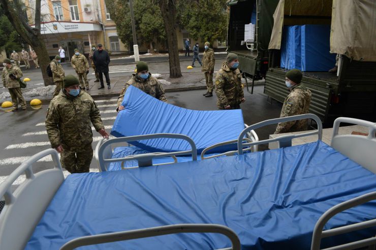 У Національному військово-медичному клінічному центрі «Головний військовий клінічний госпіталь» відбулася передача чергового гуманітарного вантажу медичного призначення на загальну суму понад 2 млн гривень 