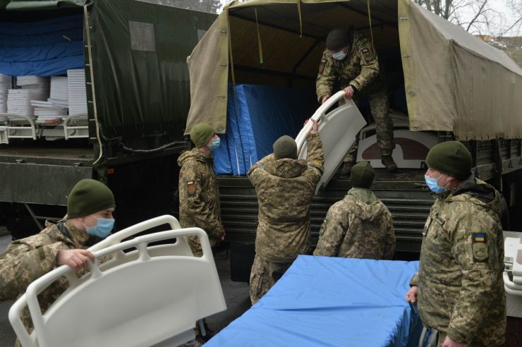 У Національному військово-медичному клінічному центрі «Головний військовий клінічний госпіталь» відбулася передача чергового гуманітарного вантажу медичного призначення на загальну суму понад 2 млн гривень 