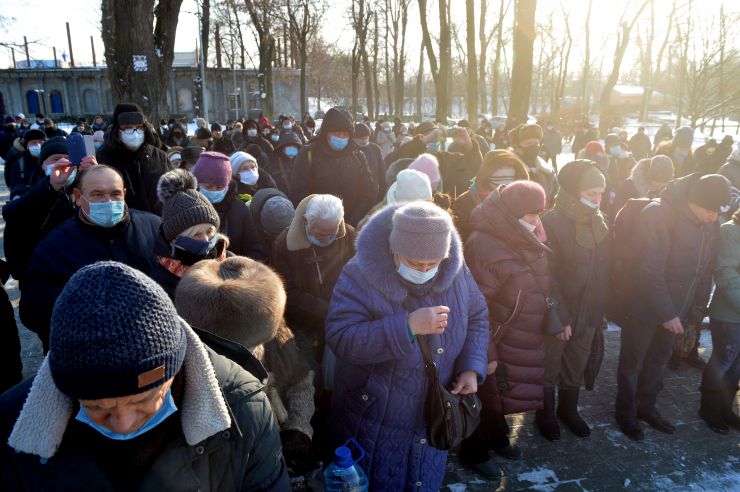 Водохреще. Блаженнійший Митрополит Київський і всієї України Епіфаній 19 січня 2021 року звершив чин великого освячення води біля каплиці Хрещення Господнього у столичному Гідропарку та освятив води Дніпра.
