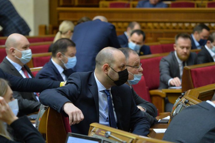 Голова Верховної Ради України Дмитро Разумков відкрив пленарне засідання. 
Дмитро Разумков зазначив, що сьогодні Міжнародний день пам’яті жертв Голокос
На пропозицію Голови Верховної Ради України народні депутати хвилиною мовчання вшанували пам’ять всіх загиблих.
Прийнято проект Закону 