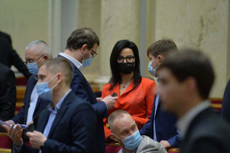 Голова Верховної Ради України Дмитро Разумков відкрив пленарне засідання. 
Дмитро Разумков зазначив, що сьогодні Міжнародний день пам’яті жертв Голокос
На пропозицію Голови Верховної Ради України народні депутати хвилиною мовчання вшанували пам’ять всіх загиблих.
Прийнято проект Закону 