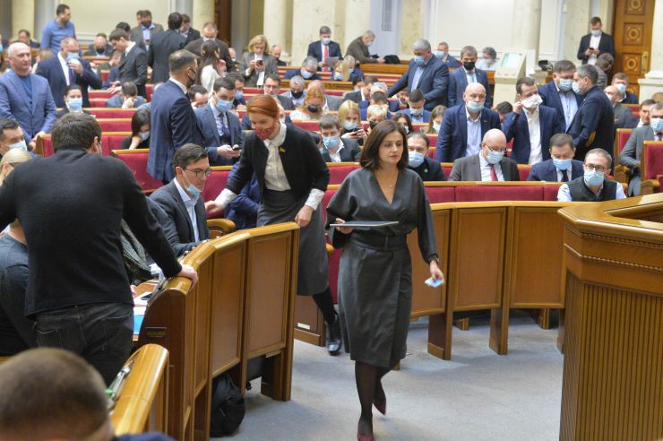 Голова Верховної Ради України Дмитро Разумков відкрив пленарне засідання. 
Дмитро Разумков зазначив, що сьогодні Міжнародний день пам’яті жертв Голокос
На пропозицію Голови Верховної Ради України народні депутати хвилиною мовчання вшанували пам’ять всіх загиблих.
Прийнято проект Закону 