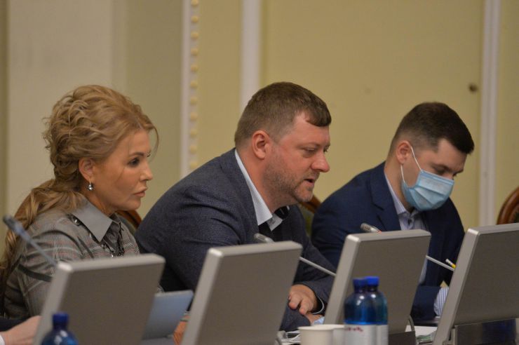 Засідання Погоджувальної ради депутатських фракцій (депутатських груп) ВР. Юлія Тимошенко-Батьківщина, Олександр Корнієнко- СН, Василь Мокан –СН, представник уряду у ВР