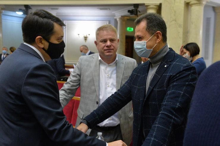 Пленарне засідання Верховної Ради України.

Розпочала роботу п’ята сесія Верховної Ради України дев’ятого скликання.
Дмитро Разумков після закінчення виступу з нагоди відкриття п’ятої сесії Верховної Ради України надав слово представникам депутатських фракцій і груп для виступів з оголошеннями, заявами, повідомленнями, пропозиціями.
