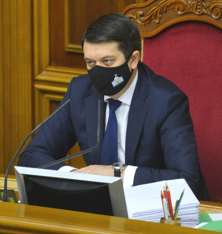 Пленарне засідання Верховної Ради України.

Голова Верховної Ради України Дмитро Разумков відкрив пленарне засідання. 
Із заявою від двох фракцій виступив народний депутат Вадим Рабинович. Заява стосувалася вимкнення трьох опозиційних телеканалів. 

Із заявою від двох фракцій виступила народний депутат Марія Мезенцева. Вона коротко відзвітувала про роботу парламентської делегації України під час першої сесії ПАРЄ.

Прийнято за основу проект Закону 
