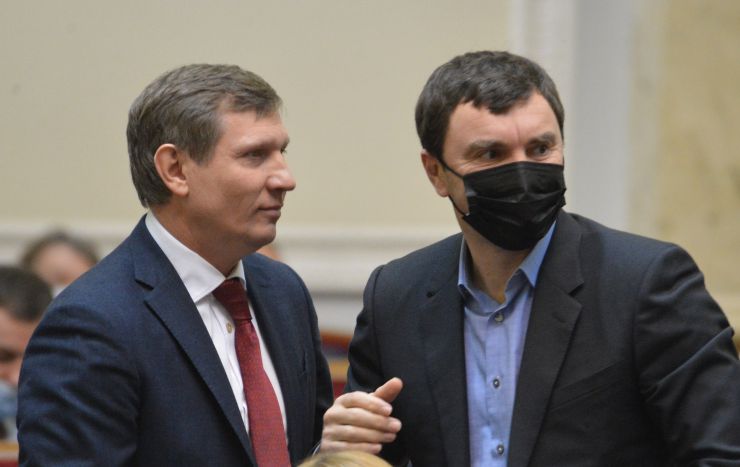 Пленарне засідання Верховної Ради України.

Голова Верховної Ради України Дмитро Разумков відкрив пленарне засідання. 
Із заявою від двох фракцій виступив народний депутат Вадим Рабинович. Заява стосувалася вимкнення трьох опозиційних телеканалів. 

Із заявою від двох фракцій виступила народний депутат Марія Мезенцева. Вона коротко відзвітувала про роботу парламентської делегації України під час першої сесії ПАРЄ.

Прийнято за основу проект Закону 