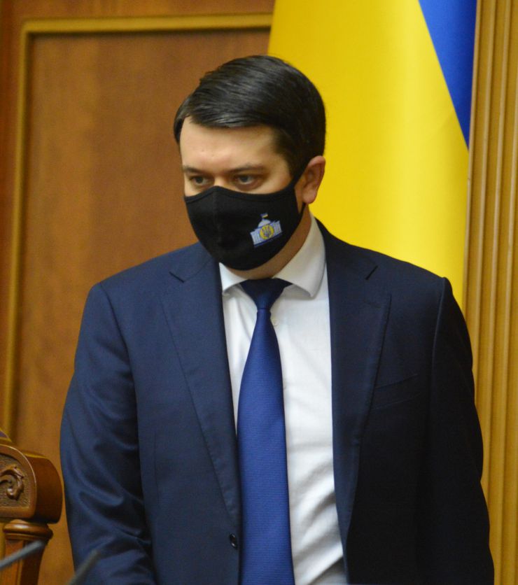 Пленарне засідання Верховної Ради України.

Голова Верховної Ради України Дмитро Разумков відкрив пленарне засідання. 
Із заявою від двох фракцій виступив народний депутат Вадим Рабинович. Заява стосувалася вимкнення трьох опозиційних телеканалів. 

Із заявою від двох фракцій виступила народний депутат Марія Мезенцева. Вона коротко відзвітувала про роботу парламентської делегації України під час першої сесії ПАРЄ.

Прийнято за основу проект Закону 
