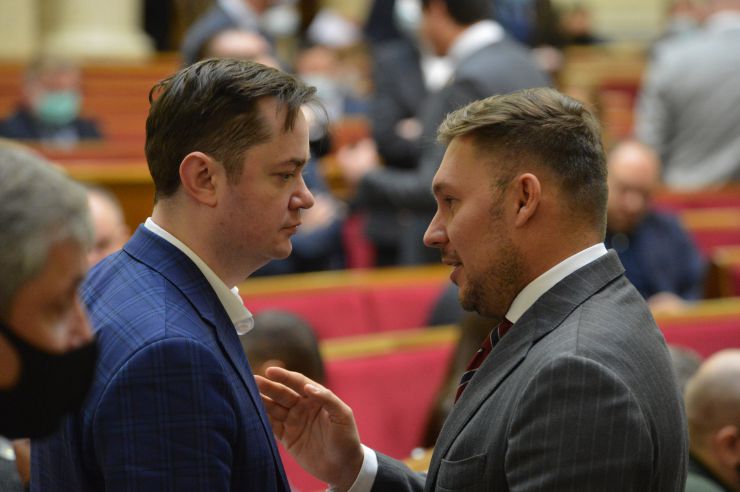 Пленарне засідання Верховної Ради України.

Голова Верховної Ради України Дмитро Разумков відкрив пленарне засідання. 
Із заявою від двох фракцій виступив народний депутат Вадим Рабинович. Заява стосувалася вимкнення трьох опозиційних телеканалів. 

Із заявою від двох фракцій виступила народний депутат Марія Мезенцева. Вона коротко відзвітувала про роботу парламентської делегації України під час першої сесії ПАРЄ.

Прийнято за основу проект Закону 