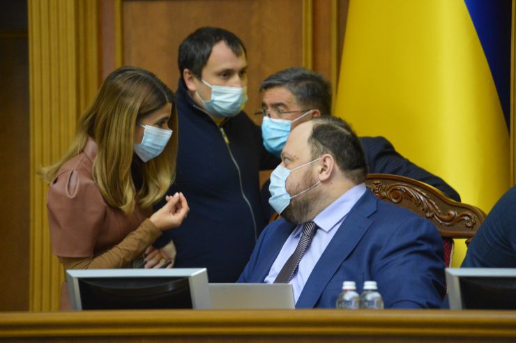 Пленарне засідання Верховної Ради України.

Голова Верховної Ради України Дмитро Разумков відкрив пленарне засідання. 
Із заявою від двох фракцій виступив народний депутат Вадим Рабинович. Заява стосувалася вимкнення трьох опозиційних телеканалів. 

Із заявою від двох фракцій виступила народний депутат Марія Мезенцева. Вона коротко відзвітувала про роботу парламентської делегації України під час першої сесії ПАРЄ.

Прийнято за основу проект Закону 