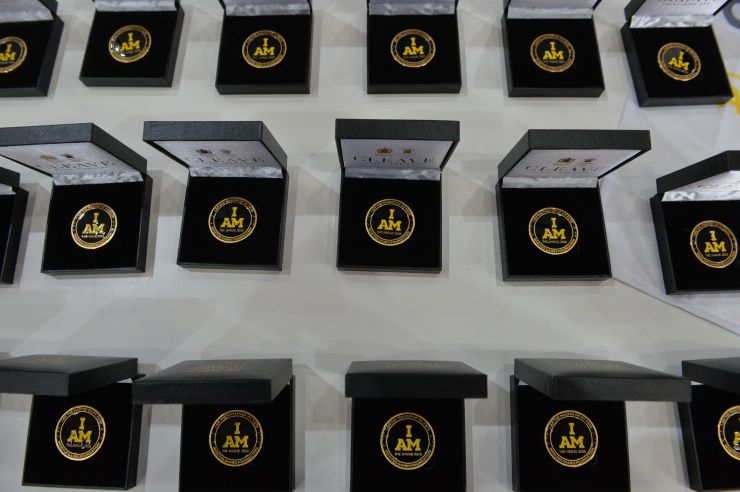 На території арени Svoi Arena Sports&Events; відкрите тренування збірної України з  баскетболу на візках «Ігор Нескорених». На початку відкритого тренування членів команди привітали Міністр у справах ветеранів Юлія Лапутіна, Міністр спорту молоді і спорту Володимир Гутцайт, а також представники організацій-партнерів: директор Центру стратегічних комунікацій «Стратком Україна» Оксана Горбач і директор Благодійного фонду «Повернись живим» Тарас Чмут, а також головний тренер збірної України Сергій Конюшок. Під час відкритого тренування членам української збірної Юлія Лапутіна вручила медальйони від імені принца Гаррі. За словами міністерки у справах ветеранів, завдяки залученню ветеранів до міжнародних спортивних змагань «Ігри нескорених», заснованих принцом Гаррі, герцогом Сассекським, українські захисники, які мають поранення, отримали потужний мотиваційний стимул до участі у цивільному житті.  Вже третя українська збірна «Ігор Нескорених» готується взяти участь у цих популярних серед міжнародної ветеранської спільноти змаганнях. Українські ветерани готуються до виступів у таких видах спорту: баскетбол на візках, пауерліфтинг, веслування на тренажерах, велоспорт, плавання, легка атлетика (біг, штовхання ядра, метання диску), та стрільба з лука. 
Медальйони військовим спортсменам