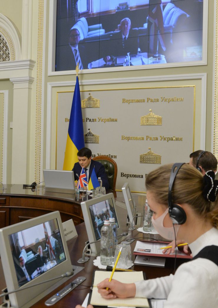 Зустріч Голови Верховної Ради України Дмитри Разумкова зі спікером Палати громад Парламенту Великої Британії Ліндсі Хойлом (у форматі відеоконференції)