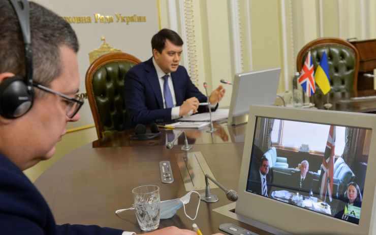 Зустріч Голови Верховної Ради України Дмитри Разумкова зі спікером Палати громад Парламенту Великої Британії Ліндсі Хойлом (у форматі відеоконференції)