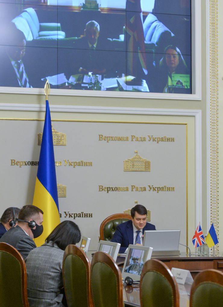 Зустріч Голови Верховної Ради України Дмитри Разумкова зі спікером Палати громад Парламенту Великої Британії Ліндсі Хойлом (у форматі відеоконференції)