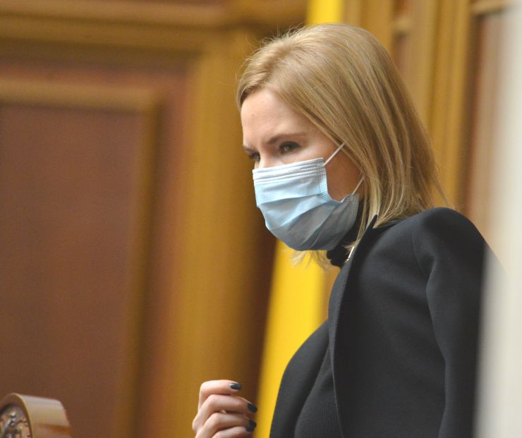 Пленарне засідання Верховної Ради України.

Голова Верховної Ради України Дмитро Разумков відкрив пленарне засідання.
До порядку денного було включено проект Постанови про Звернення Верховної Ради України до Організації Об’єднаних Націй, Європейського Парламенту, Парламентської Асамблеї Ради Європи, Парламентської Асамблеї ОБСЄ, Парламентської Асамблеї НАТО, Парламентської Асамблеї ОЧЕС, урядів і парламентів держав світу щодо засудження тимчасової окупації Автономної Республіки Крим та міста Севастополь, порушень прав і свобод людини на тимчасово окупованих територіях та щодо звільнення політичних в’язнів - громадян України №4655.  За результатами голосування проект Постанови №4655 314 голосами прийнято в цілому.
Олена Кондратюк
