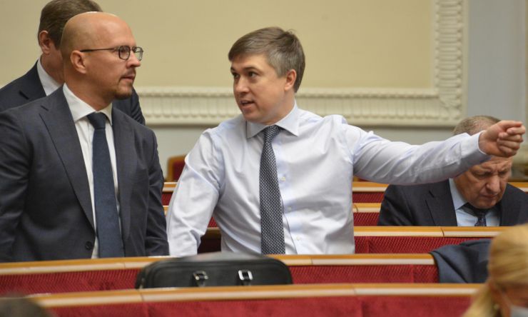 Пленарне засідання Верховної Ради України.

Голова Верховної Ради України Дмитро Разумков відкрив пленарне засідання.
До порядку денного було включено проект Постанови про Звернення Верховної Ради України до Організації Об’єднаних Націй, Європейського Парламенту, Парламентської Асамблеї Ради Європи, Парламентської Асамблеї ОБСЄ, Парламентської Асамблеї НАТО, Парламентської Асамблеї ОЧЕС, урядів і парламентів держав світу щодо засудження тимчасової окупації Автономної Республіки Крим та міста Севастополь, порушень прав і свобод людини на тимчасово окупованих територіях та щодо звільнення політичних в’язнів - громадян України №4655.  За результатами голосування проект Постанови №4655 314 голосами прийнято в цілому. Сергій Вельможний Олександр Сухов ДОВІРА
