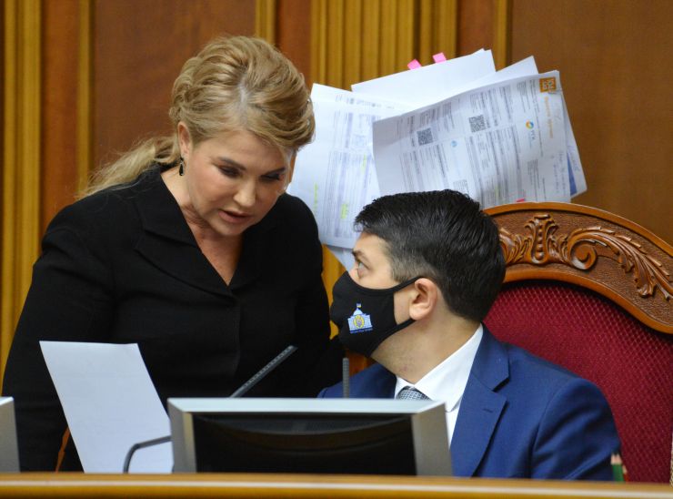 Пленарне засідання Верховної Ради України.

Голова Верховної Ради України Дмитро Разумков відкрив пленарне засідання.
До порядку денного було включено проект Постанови про Звернення Верховної Ради України до Організації Об’єднаних Націй, Європейського Парламенту, Парламентської Асамблеї Ради Європи, Парламентської Асамблеї ОБСЄ, Парламентської Асамблеї НАТО, Парламентської Асамблеї ОЧЕС, урядів і парламентів держав світу щодо засудження тимчасової окупації Автономної Республіки Крим та міста Севастополь, порушень прав і свобод людини на тимчасово окупованих територіях та щодо звільнення політичних в’язнів - громадян України №4655.  За результатами голосування проект Постанови №4655 314 голосами прийнято в цілому. Юлія Тимошенко Б
