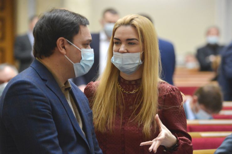 Пленарне засідання Верховної Ради України.

Голова Верховної Ради України Дмитро Разумков відкрив пленарне засідання.
До порядку денного було включено проект Постанови про Звернення Верховної Ради України до Організації Об’єднаних Націй, Європейського Парламенту, Парламентської Асамблеї Ради Європи, Парламентської Асамблеї ОБСЄ, Парламентської Асамблеї НАТО, Парламентської Асамблеї ОЧЕС, урядів і парламентів держав світу щодо засудження тимчасової окупації Автономної Республіки Крим та міста Севастополь, порушень прав і свобод людини на тимчасово окупованих територіях та щодо звільнення політичних в’язнів - громадян України №4655.  За результатами голосування проект Постанови №4655 314 голосами прийнято в цілому. Віктор Чорний ОП Олена Мошинець СН

