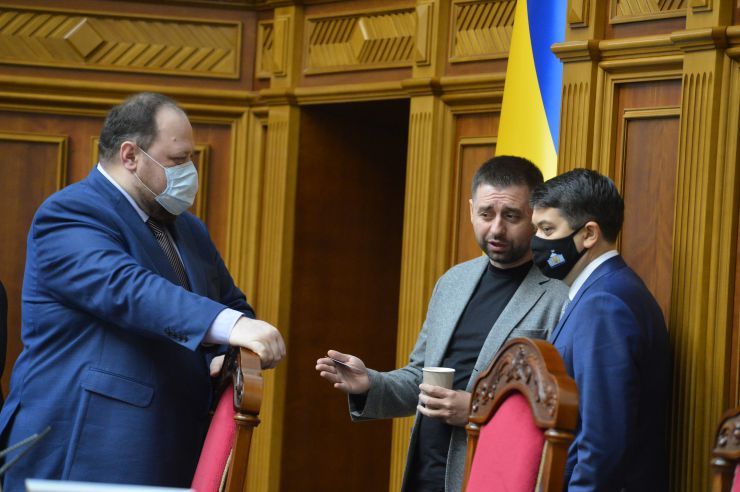 Пленарне засідання Верховної Ради України.

Голова Верховної Ради України Дмитро Разумков відкрив пленарне засідання.
До порядку денного було включено проект Постанови про Звернення Верховної Ради України до Організації Об’єднаних Націй, Європейського Парламенту, Парламентської Асамблеї Ради Європи, Парламентської Асамблеї ОБСЄ, Парламентської Асамблеї НАТО, Парламентської Асамблеї ОЧЕС, урядів і парламентів держав світу щодо засудження тимчасової окупації Автономної Республіки Крим та міста Севастополь, порушень прав і свобод людини на тимчасово окупованих територіях та щодо звільнення політичних в’язнів - громадян України №4655.  За результатами голосування проект Постанови №4655 314 голосами прийнято в цілому. Руслан Стефанчук 
