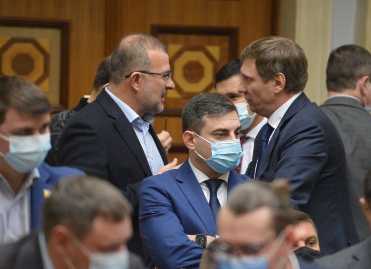 Пленарне засідання Верховної Ради України.

Голова Верховної Ради України Дмитро Разумков відкрив пленарне засідання.
До порядку денного було включено проект Постанови про Звернення Верховної Ради України до Організації Об’єднаних Націй, Європейського Парламенту, Парламентської Асамблеї Ради Європи, Парламентської Асамблеї ОБСЄ, Парламентської Асамблеї НАТО, Парламентської Асамблеї ОЧЕС, урядів і парламентів держав світу щодо засудження тимчасової окупації Автономної Республіки Крим та міста Севастополь, порушень прав і свобод людини на тимчасово окупованих територіях та щодо звільнення політичних в’язнів - громадян України №4655.  За результатами голосування проект Постанови №4655 314 голосами прийнято в цілому.
Віктор Балога Дмитро Лубінець ЗА Сергій Шахов ДОВІРА
