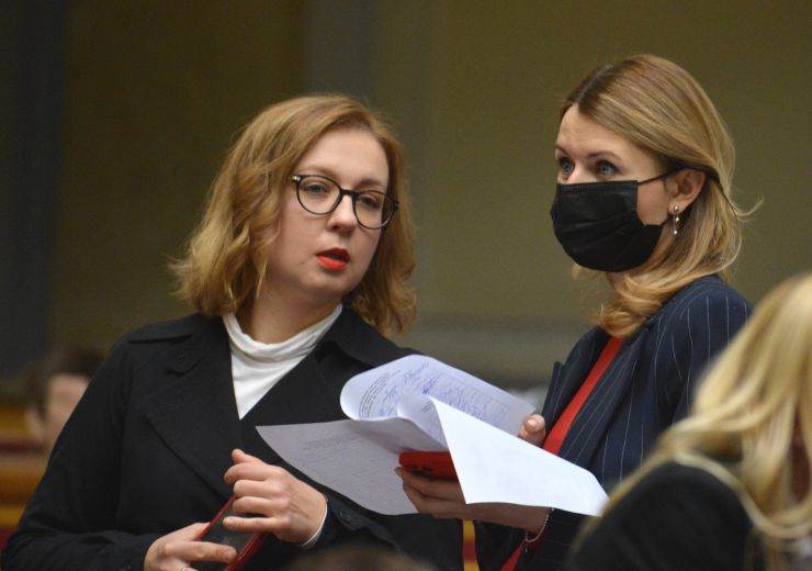 Пленарне засідання Верховної Ради України.

Голова Верховної Ради України Дмитро Разумков відкрив пленарне засідання.
До порядку денного було включено проект Постанови про Звернення Верховної Ради України до Організації Об’єднаних Націй, Європейського Парламенту, Парламентської Асамблеї Ради Європи, Парламентської Асамблеї ОБСЄ, Парламентської Асамблеї НАТО, Парламентської Асамблеї ОЧЕС, урядів і парламентів держав світу щодо засудження тимчасової окупації Автономної Республіки Крим та міста Севастополь, порушень прав і свобод людини на тимчасово окупованих територіях та щодо звільнення політичних в’язнів - громадян України №4655.  За результатами голосування проект Постанови №4655 314 голосами прийнято в цілому. Інна Сoвсун Леся Василенко ГОЛОС
