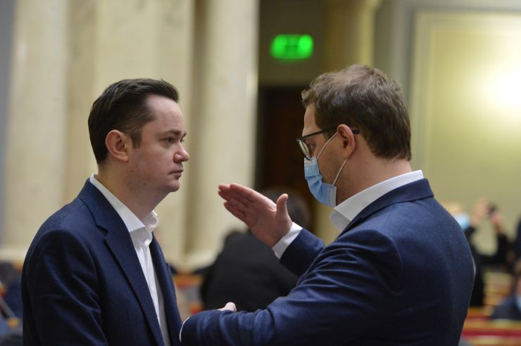 Пленарне засідання Верховної Ради України.

Голова Верховної Ради України Дмитро Разумков відкрив пленарне засідання.
До порядку денного було включено проект Постанови про Звернення Верховної Ради України до Організації Об’єднаних Націй, Європейського Парламенту, Парламентської Асамблеї Ради Європи, Парламентської Асамблеї ОБСЄ, Парламентської Асамблеї НАТО, Парламентської Асамблеї ОЧЕС, урядів і парламентів держав світу щодо засудження тимчасової окупації Автономної Республіки Крим та міста Севастополь, порушень прав і свобод людини на тимчасово окупованих територіях та щодо звільнення політичних в’язнів - громадян України №4655.  За результатами голосування проект Постанови №4655 314 голосами прийнято в цілому. Мар’ян Заблоцький Артем Дубнов СН
