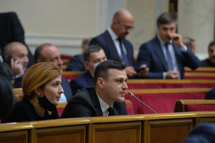 Пленарне засідання Верховної Ради України.

Голова Верховної Ради України Дмитро Разумков відкрив пленарне засідання.
Головуючий надав слово народному депутату Юлії Тимошенко для виступу із заявою від двох фракцій. 
Головуючий надав слово Генеральному прокурору Ірині Венедіктовій для доповіді про діяльність прокуратури у 2020 році.
